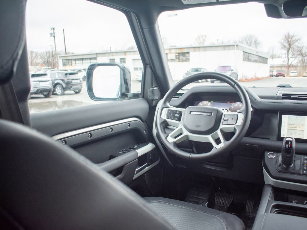 Certified 2024 Land Rover Defender 110 X-Dynamic SE image 19