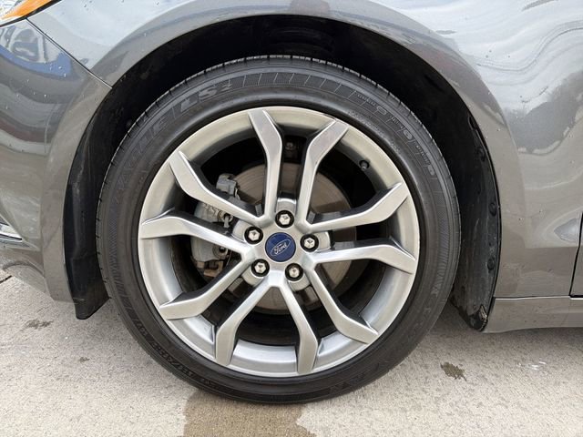 Used 2017 Ford Fusion SE w/ Equipment Group 201A image 12