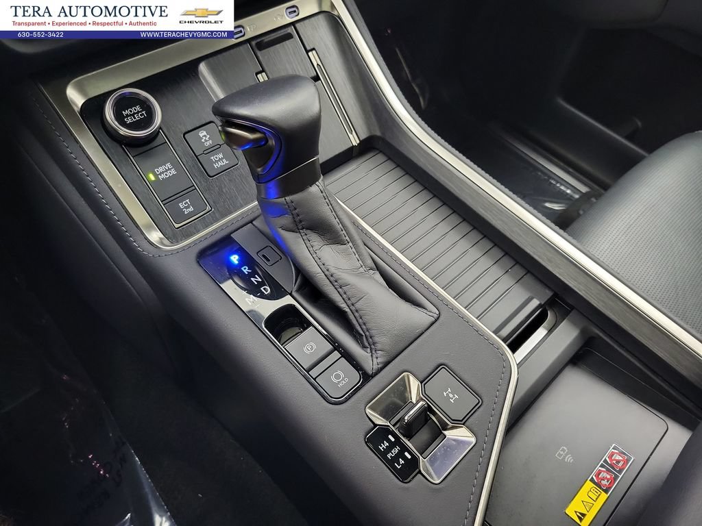 Used 2025 Lexus GX 550 w/ Accessory Package (2T) AWD/4WD image 18