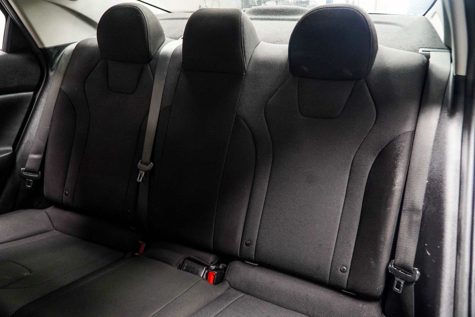 Used 2021 Hyundai Elantra SE image 32