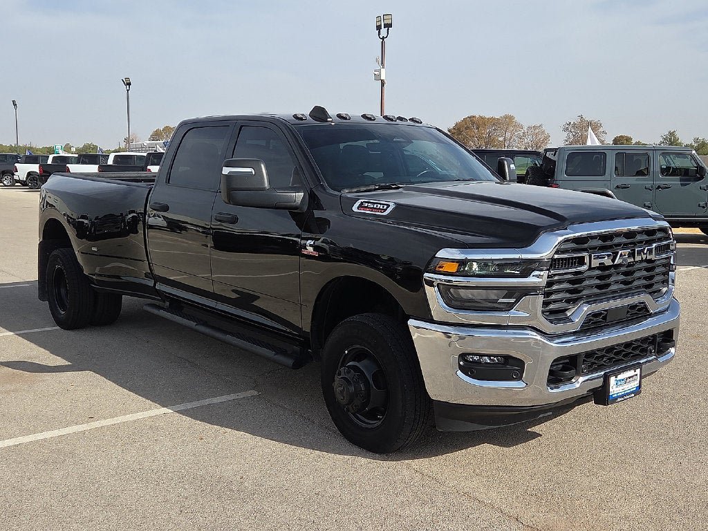 Used 2025 RAM 3500 Tradesman AWD/4WD image 7