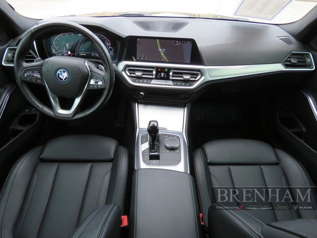 Used 2022 BMW 330e image 19