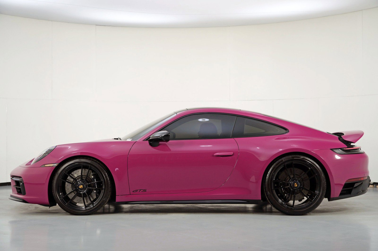 Used 2024 Porsche 911 Carrera GTS w/ Premium Package RWD image 9