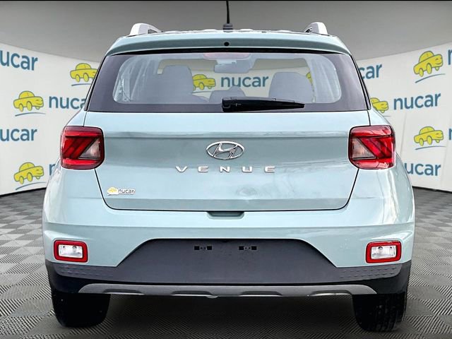 Used 2025 Hyundai Venue SEL image 4