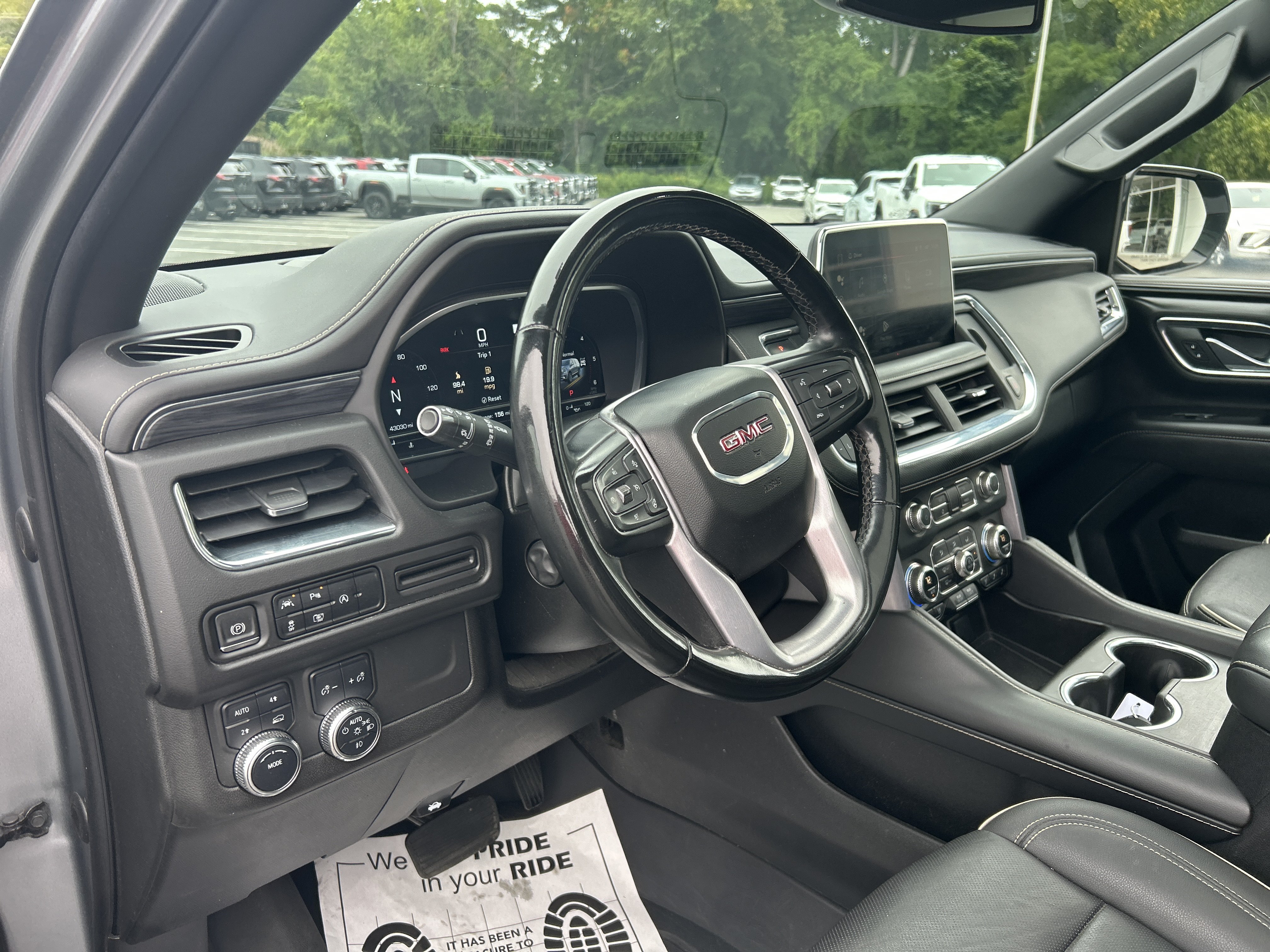 Certified 2023 GMC Yukon XL SLT w/ SLT Premium Package AWD/4WD image 21