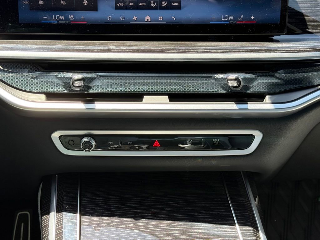 Used 2025 BMW X7 xDrive40i w/ Executive Package AWD/4WD image 15