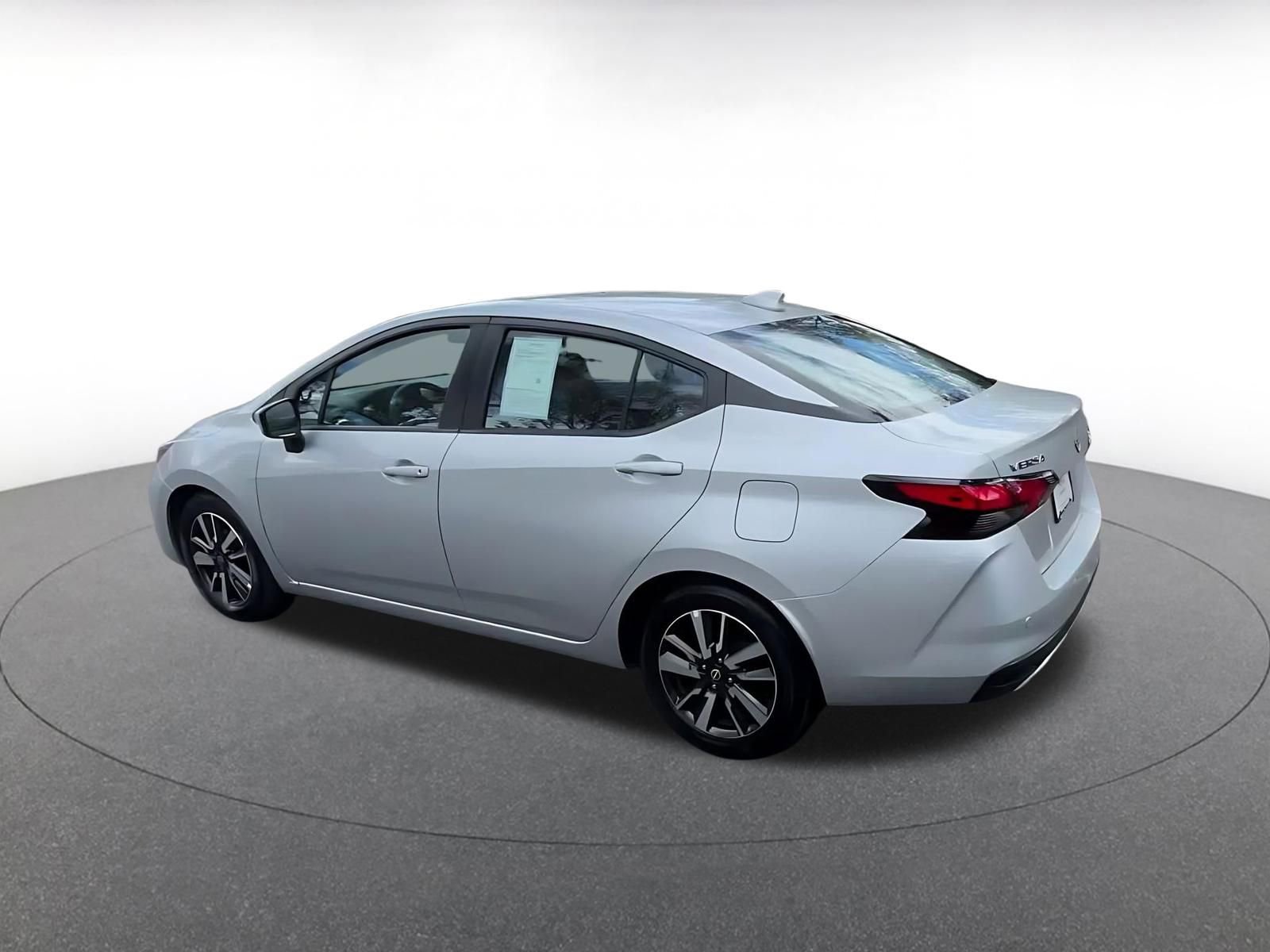 Used 2025 Nissan Versa SV image 10