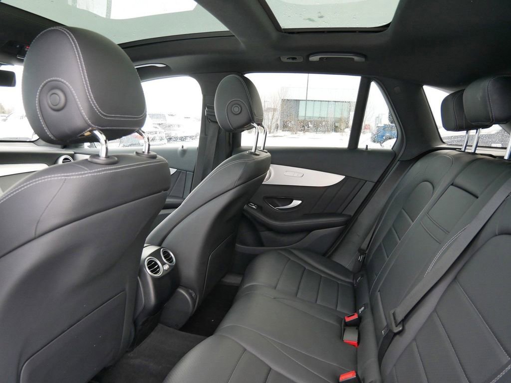 Used 2021 Mercedes-Benz GLC 300 4MATIC image 11