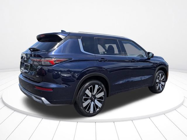 Used 2025 Mitsubishi Outlander SEL AWD/4WD image 3