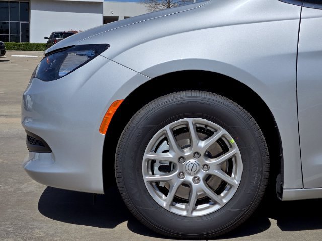New 2026 Chrysler Voyager LX FWD image 6