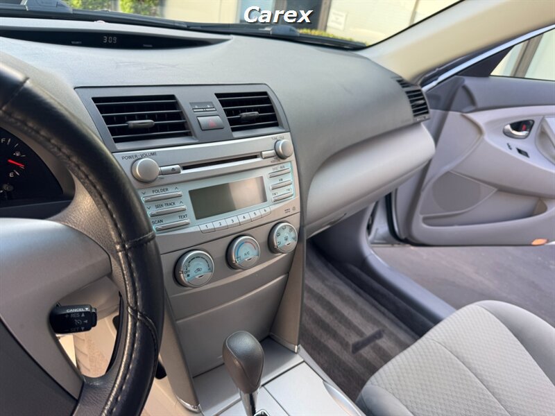 Used 2009 Toyota Camry LE FWD image 18