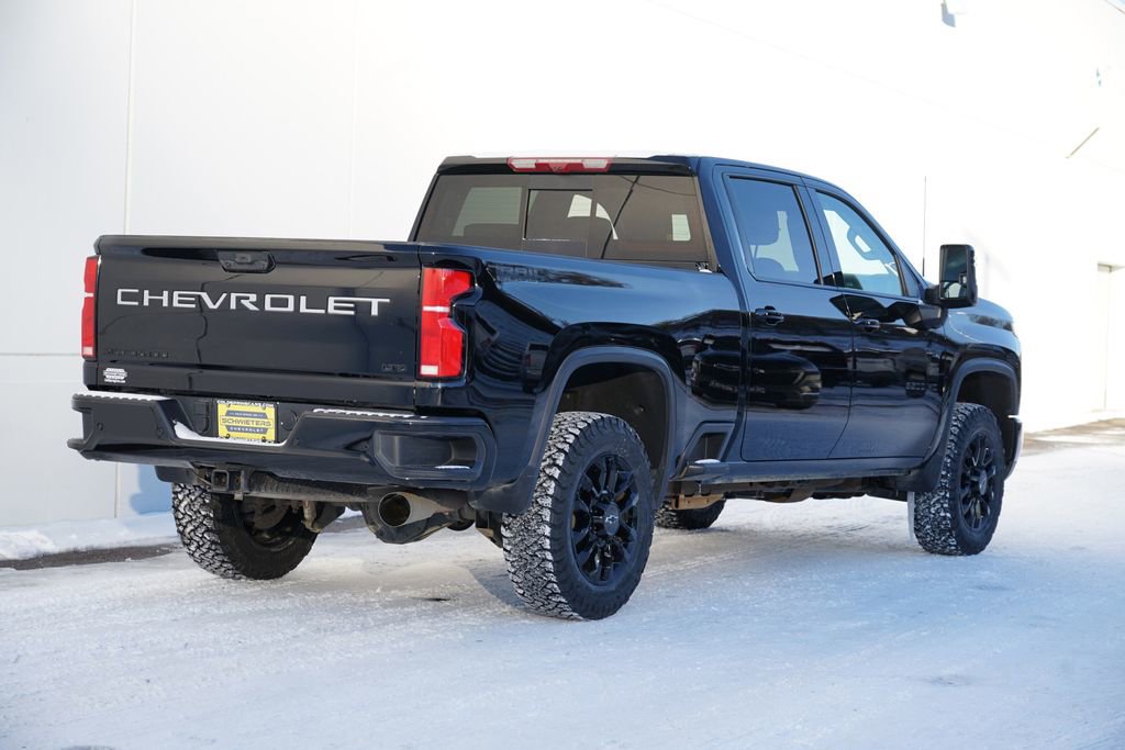 Used 2025 Chevrolet Silverado 3500 LTZ w/ LTZ Plus Package image 3