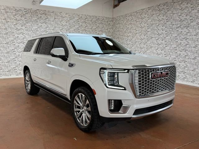 Used 2022 GMC Yukon XL Denali AWD/4WD image 1