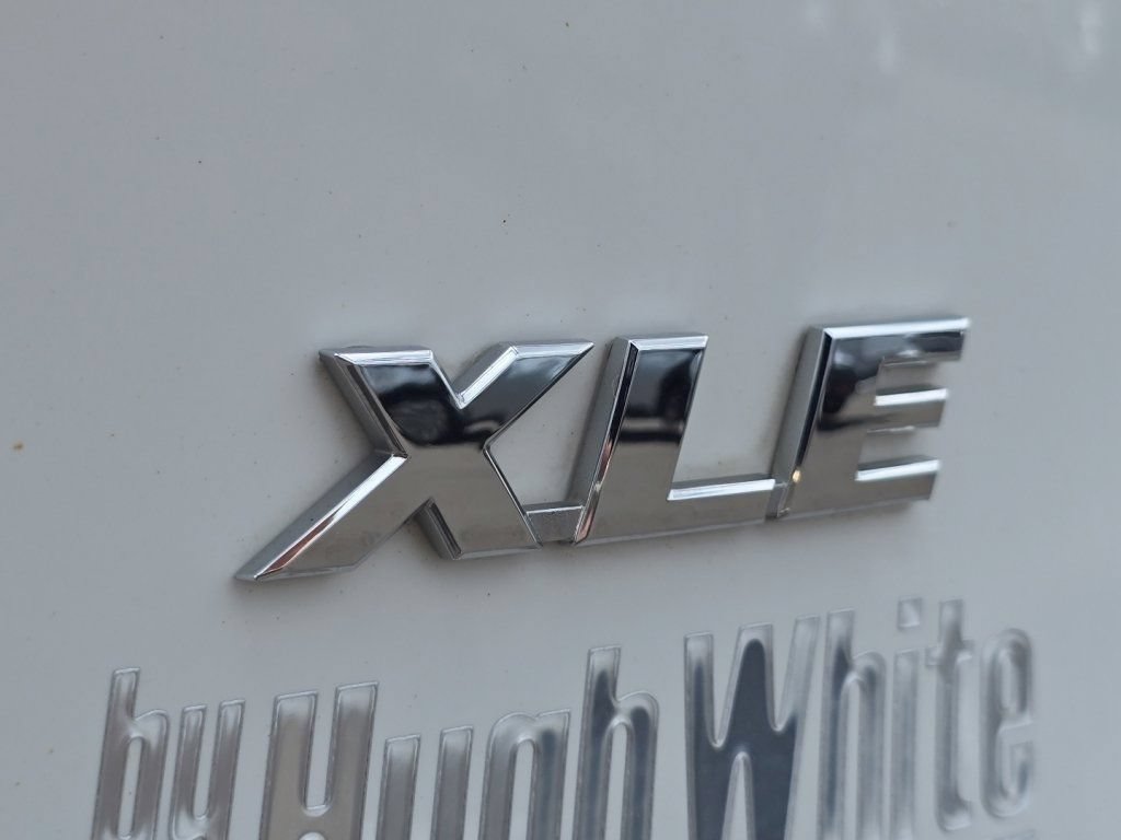 Used 2020 Toyota RAV4 XLE FWD image 11