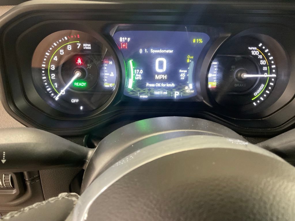 Used 2025 Jeep Wrangler Unlimited Sahara w/ Safety Group AWD/4WD image 16