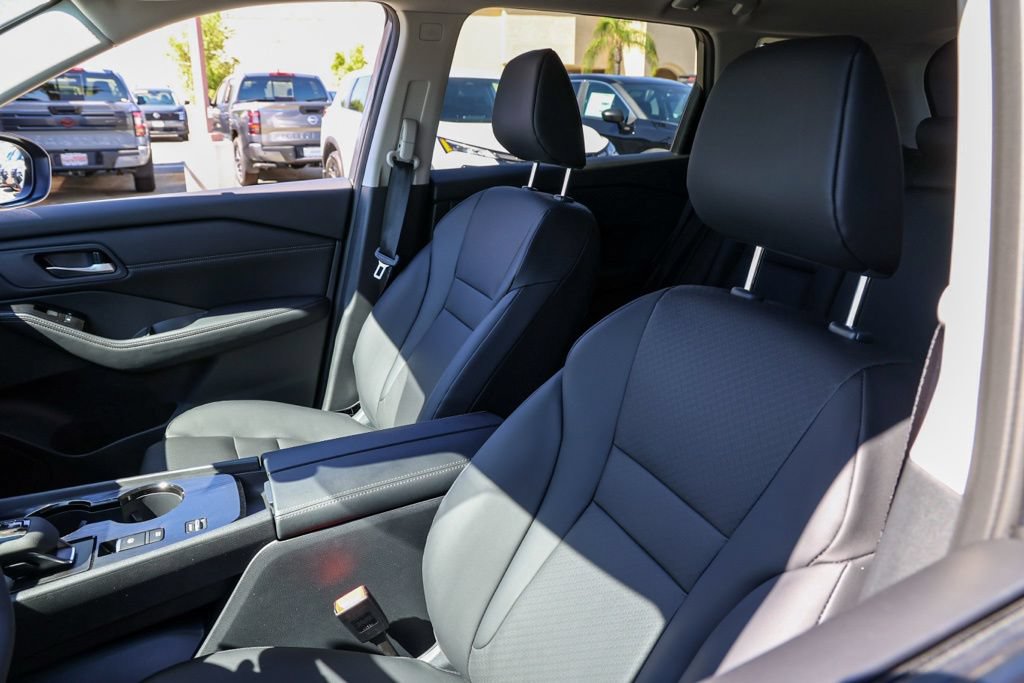 New 2026 Nissan Rogue Dark Armor FWD image 15