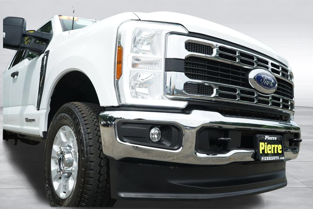 Used 2024 Ford F350 XLT w/ FX4 Off-Road Package AWD/4WD image 28