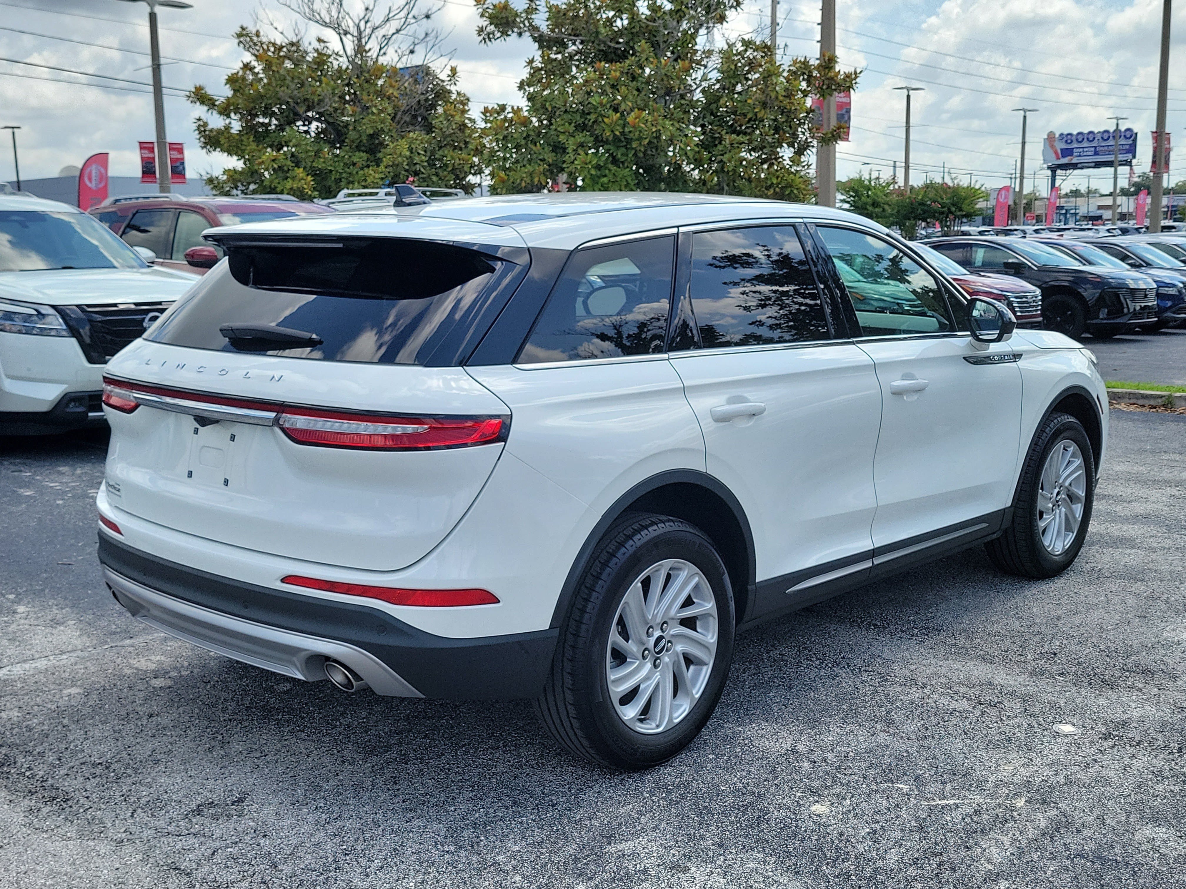 Used 2024 Lincoln Corsair FWD image 4