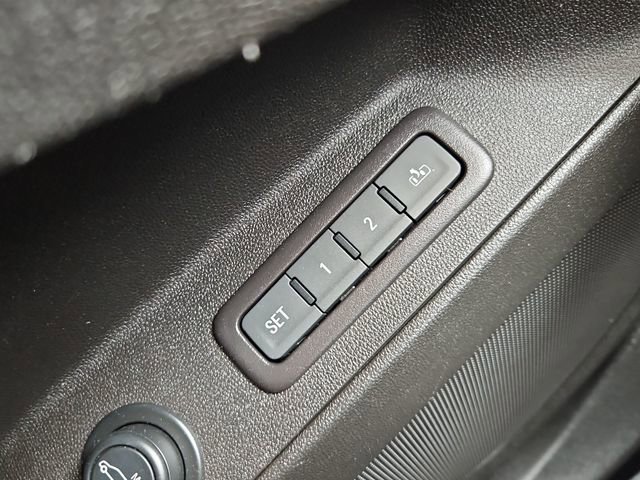 Used 2018 Chevrolet Equinox Premier FWD image 52