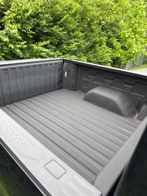 Used 2024 GMC Sierra 1500 Elevation w/ Elevation Premium Package AWD/4WD image 17