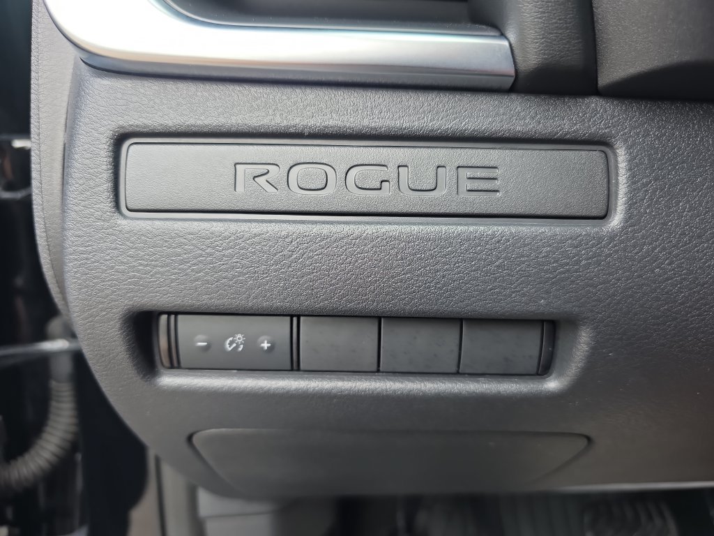 Used 2021 Nissan Rogue S FWD image 37