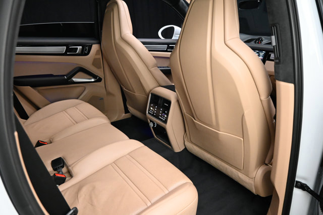 Used 2019 Porsche Cayenne Turbo w/ Premium Plus Package image 66