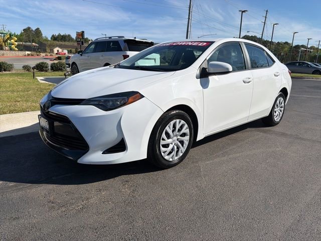 Used 2019 Toyota Corolla LE FWD image 3