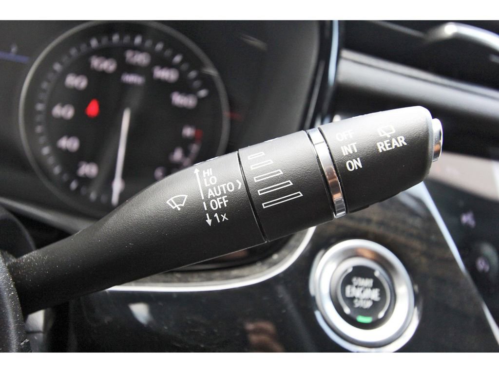 Used 2024 Cadillac XT6 Premium Luxury w/ Technology Package image 18