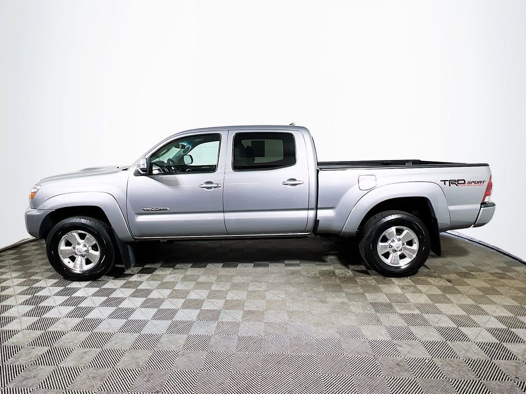 Used 2015 Toyota Tacoma 4x4 Double Cab w/ TRD Sport Package image 5