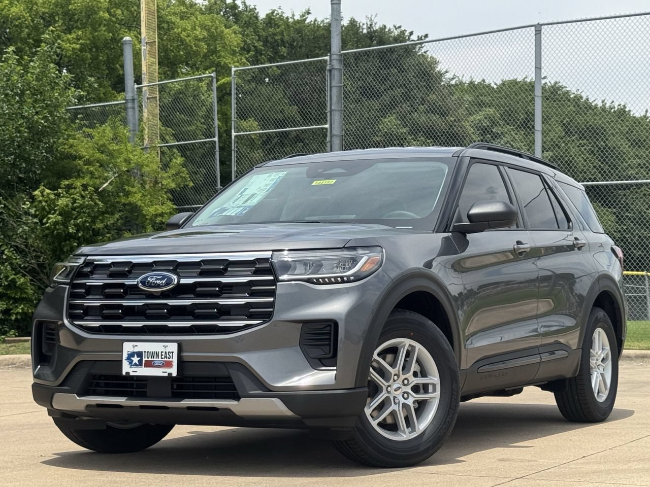 New 2026 Ford Explorer Active AWD/4WD image 1