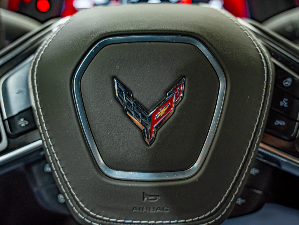 Used 2025 Chevrolet Corvette Z06 w/ Stealth Interior Trim Package RWD image 34