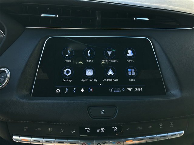 Certified 2023 Cadillac XT4 Luxury w/ Cold Weather Package image 8