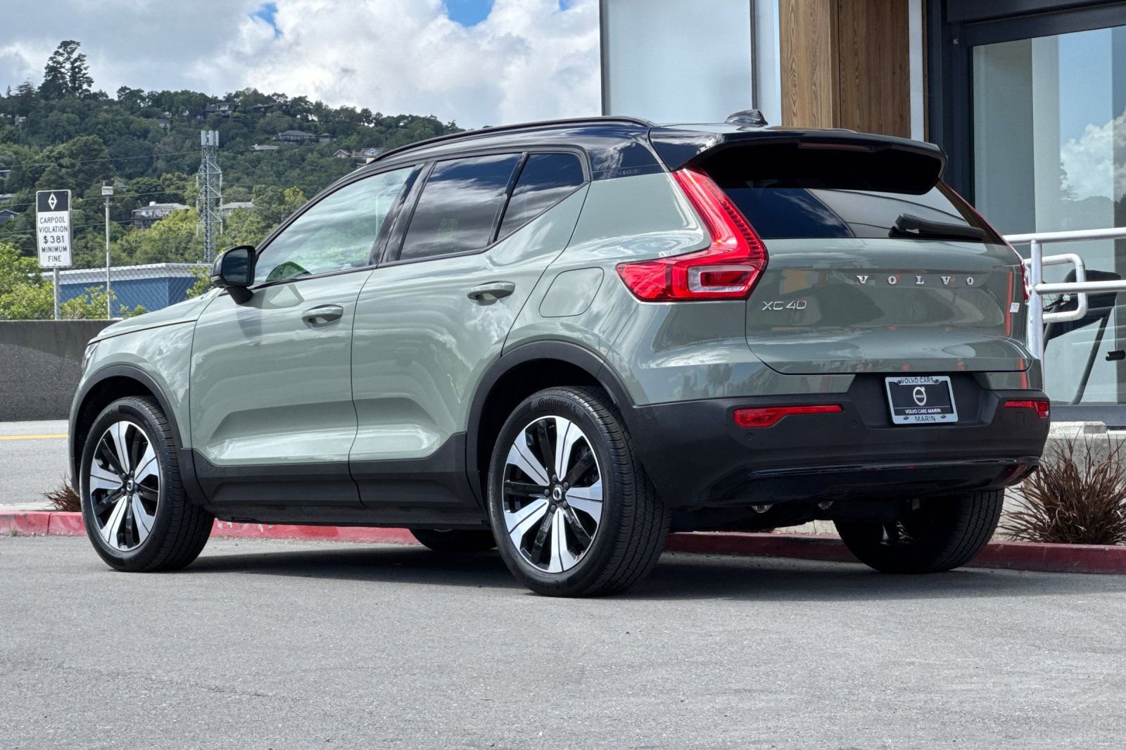 Used 2023 Volvo XC40 Recharge Plus AWD/4WD image 7