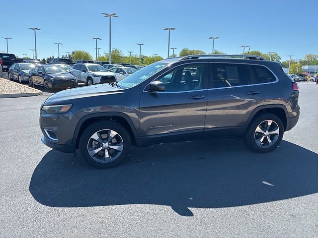 Used 2019 Jeep Cherokee Limited image 16