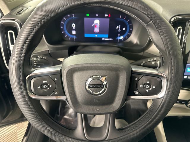 Used 2025 Volvo XC40 B5 Plus w/ Climate Package image 25