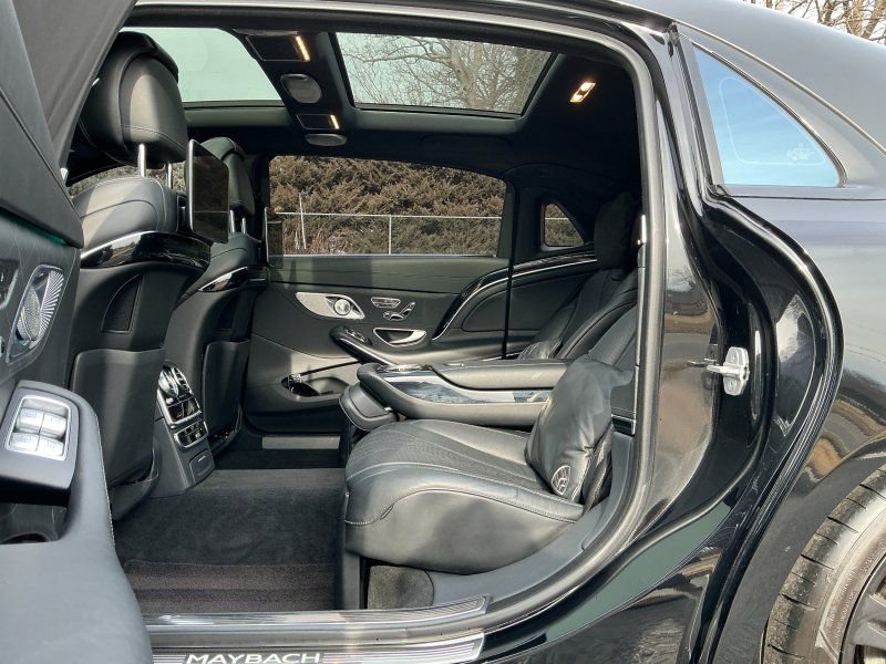Used 2018 Mercedes-Benz Maybach S 560 4MATIC image 11