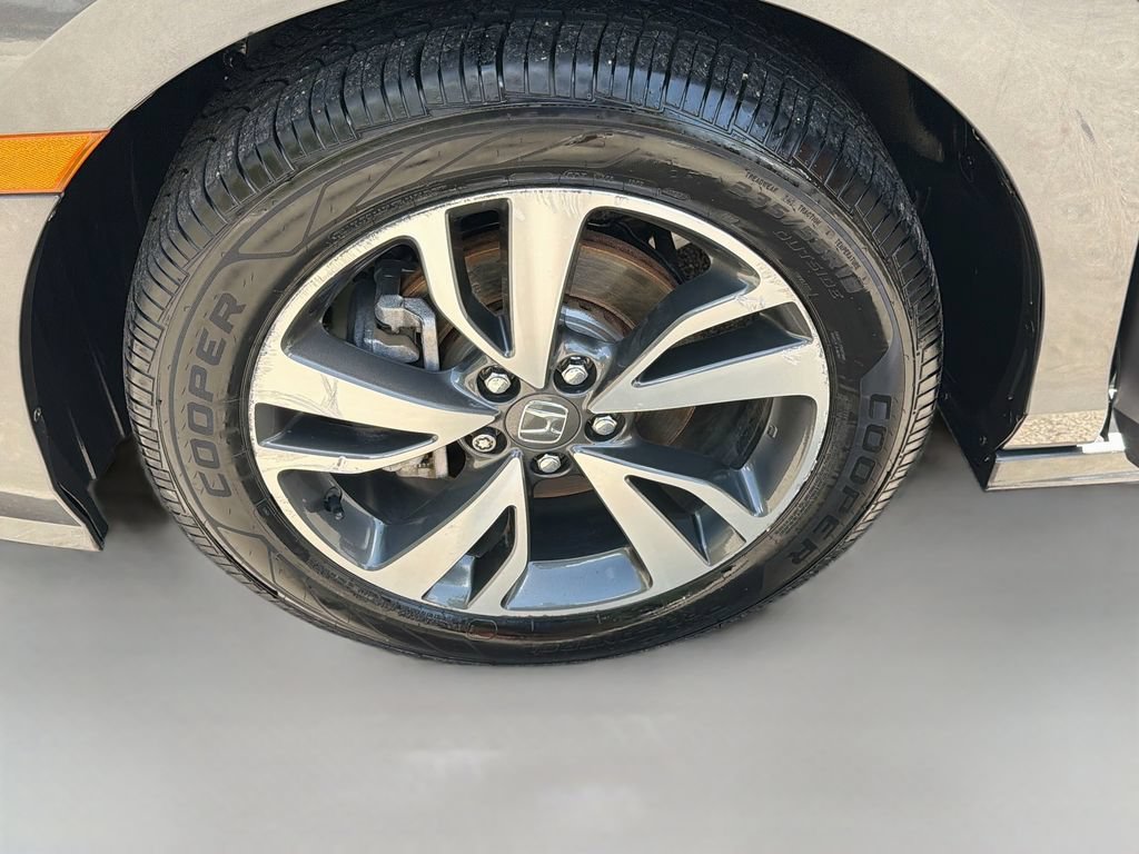 Certified 2024 Honda Odyssey Touring image 37