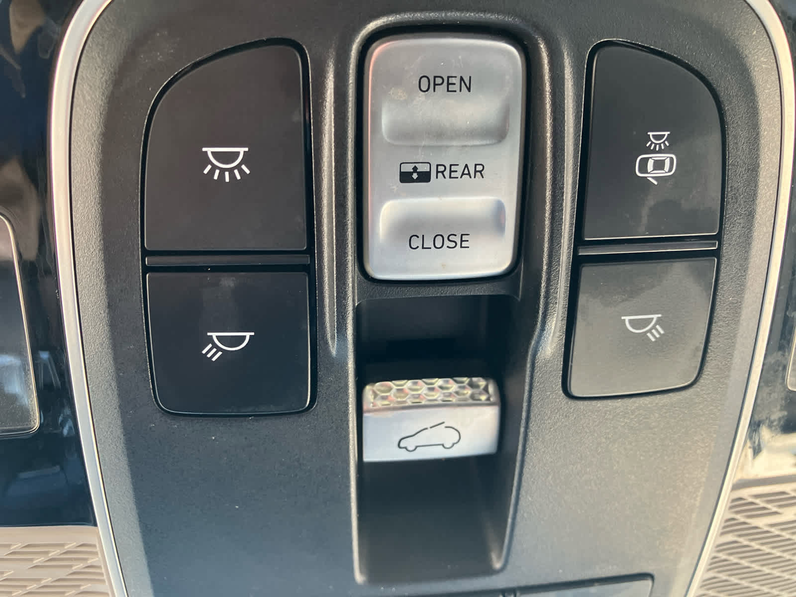 Used 2021 Hyundai Palisade Limited image 24