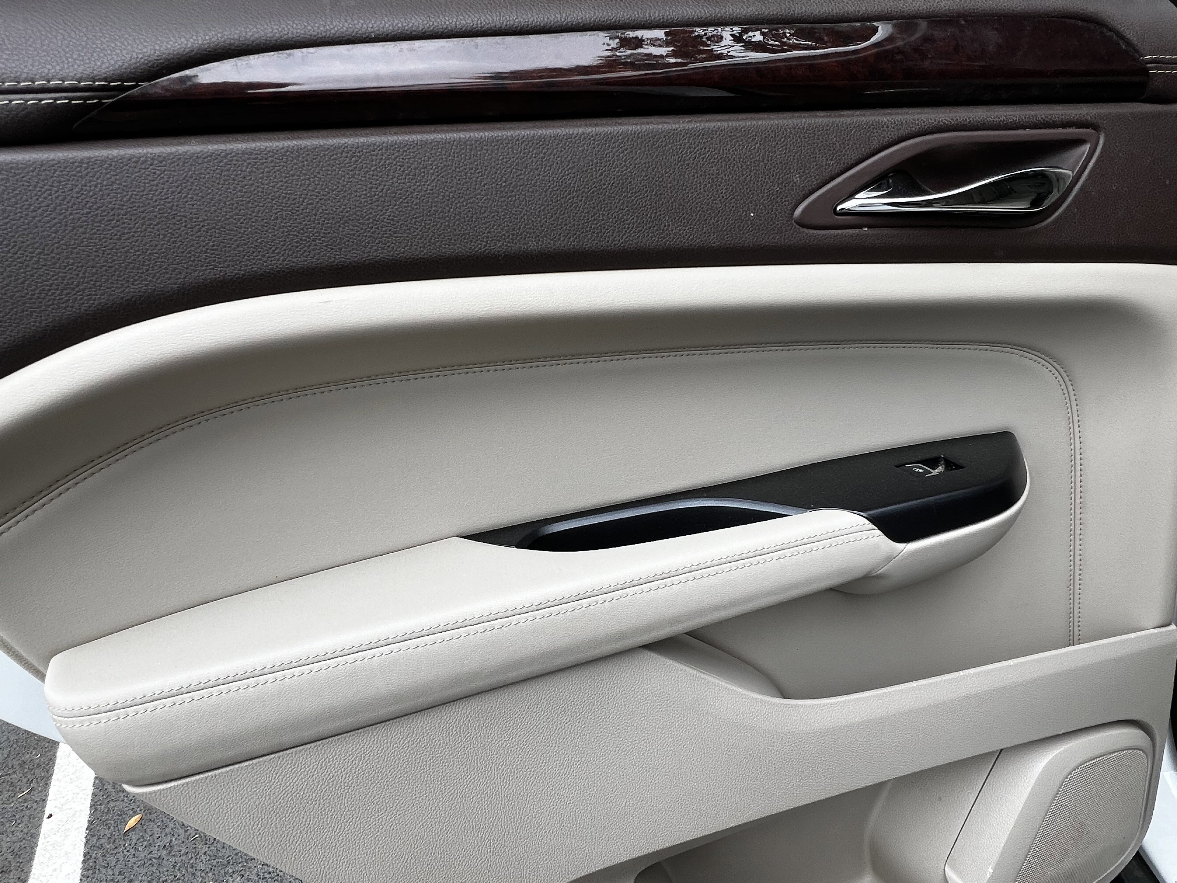 Used 2016 Cadillac SRX Premium AWD/4WD image 27