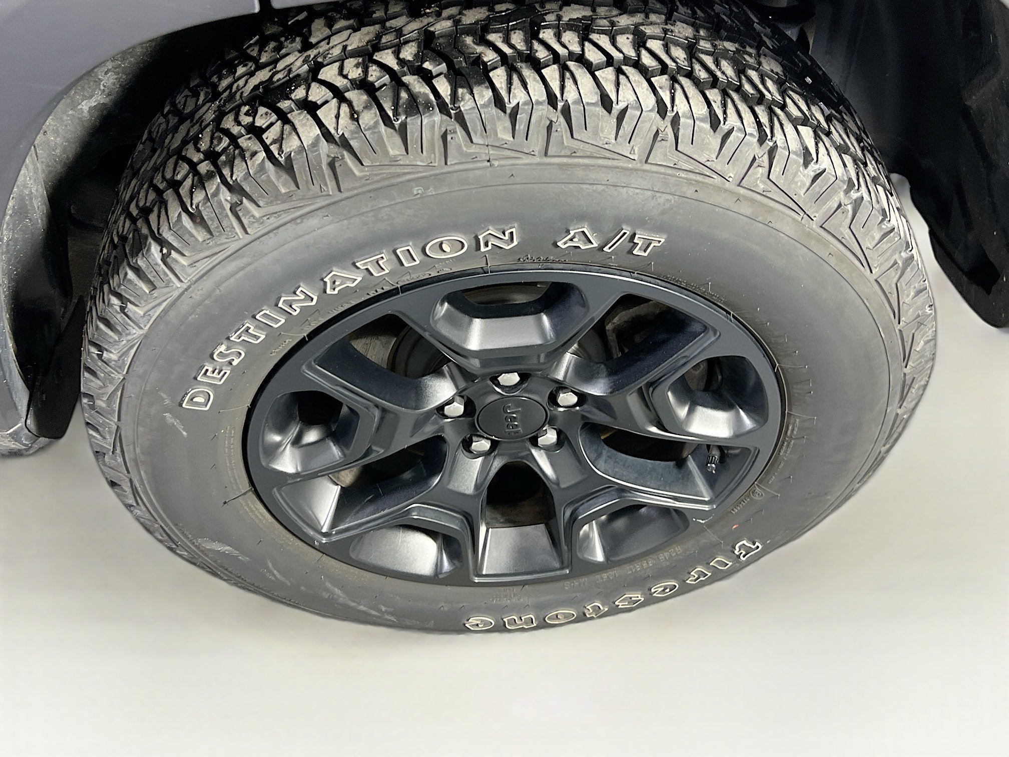 Used 2022 Jeep Cherokee Trailhawk w/ Sound & Nav Group image 30