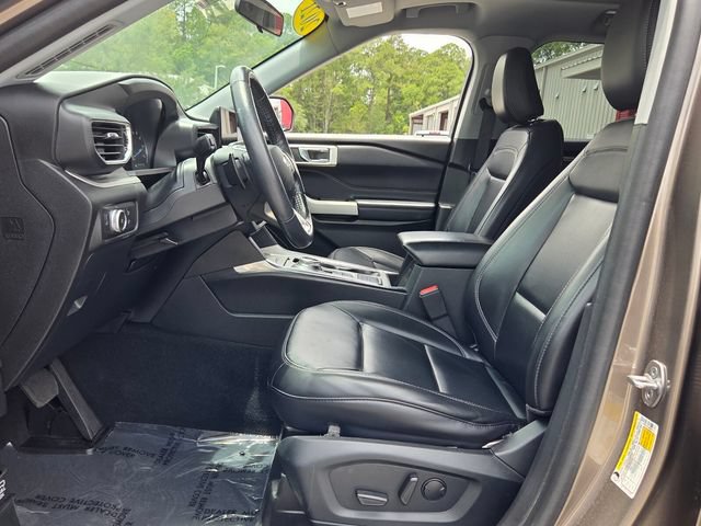 Used 2021 Ford Explorer XLT w/ Equipment Group 202A RWD image 9