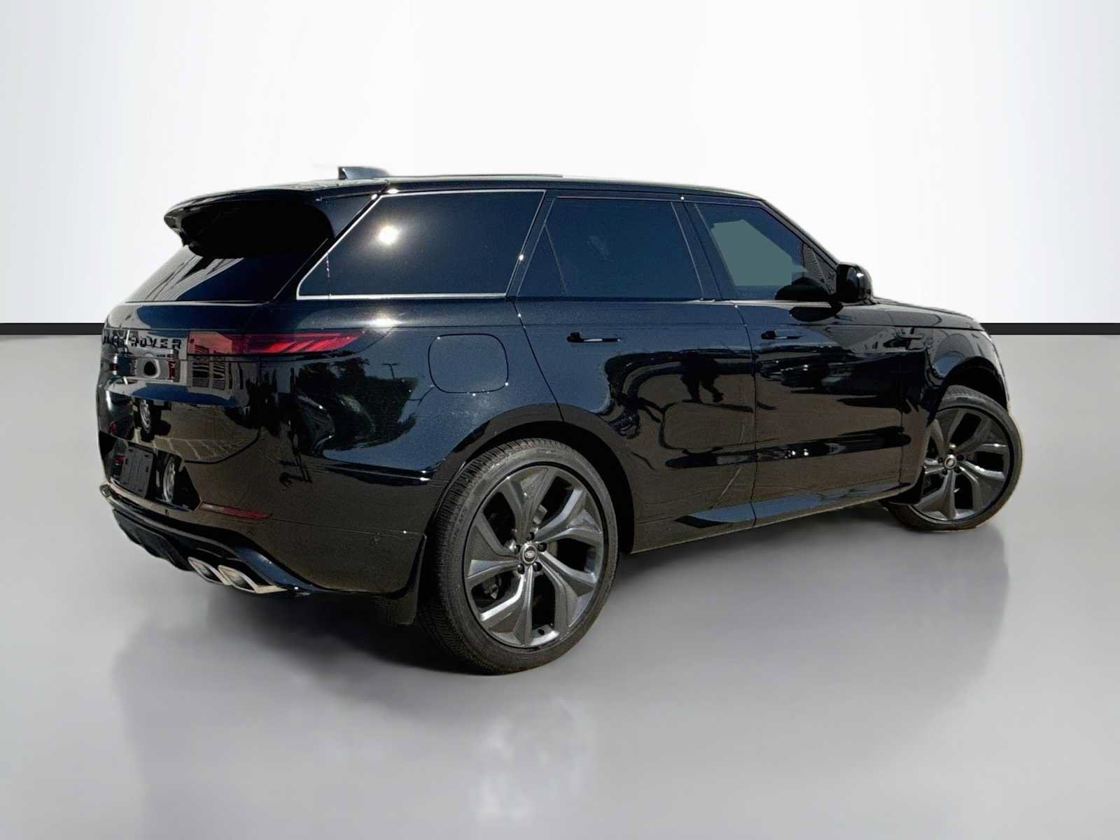 Certified 2025 Land Rover Range Rover Sport Dynamic SE AWD/4WD image 3
