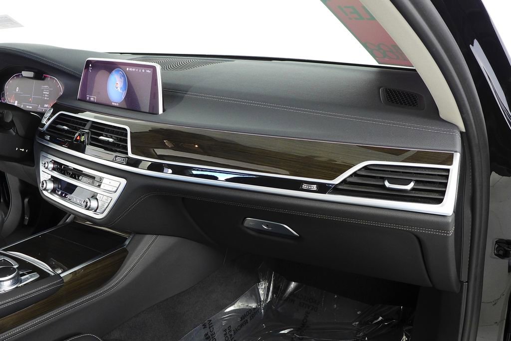 Used 2020 BMW 750i xDrive AWD/4WD image 14