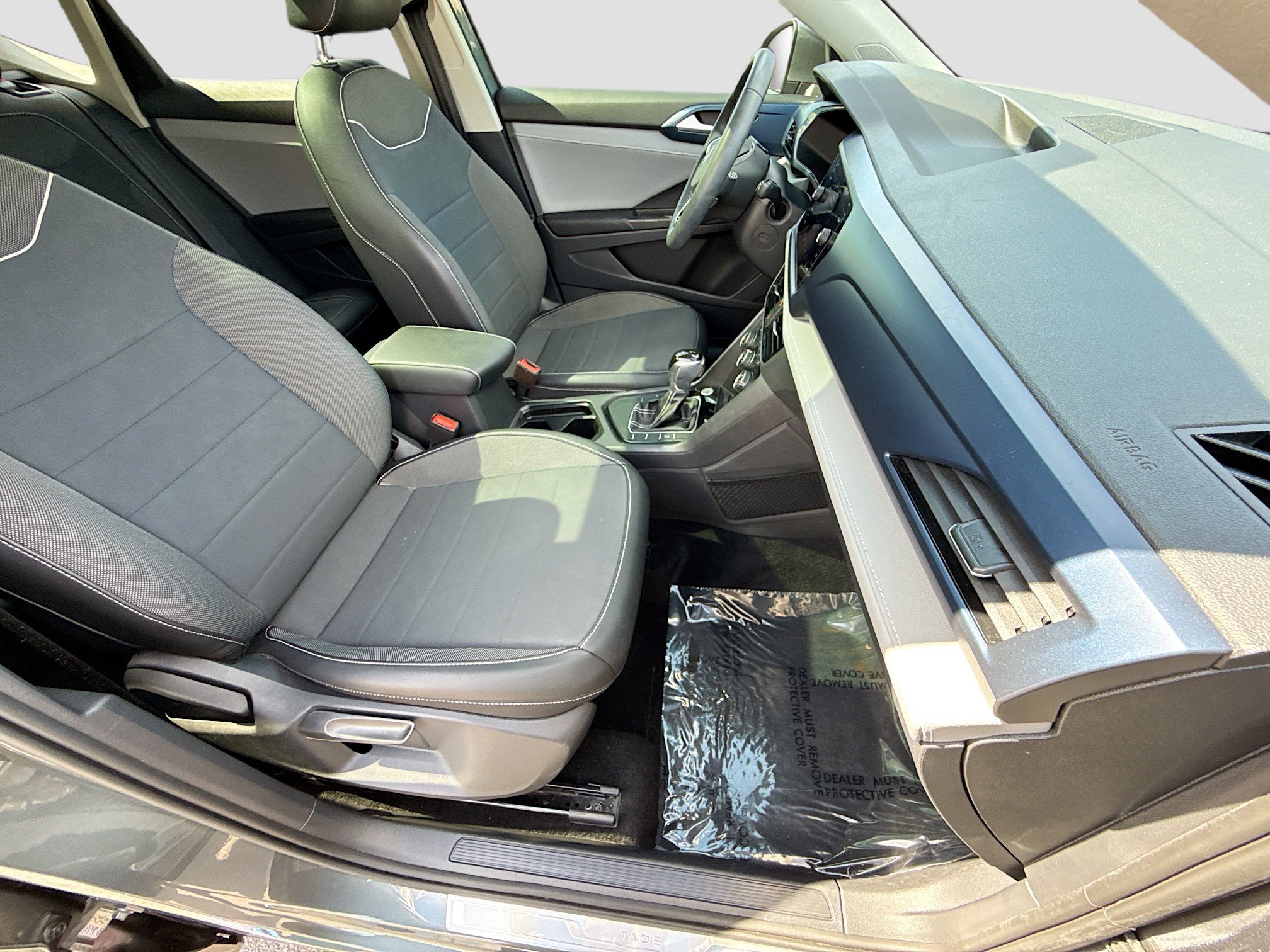 Used 2023 Volkswagen Taos SE w/ Panoramic Sunroof Package FWD image 14