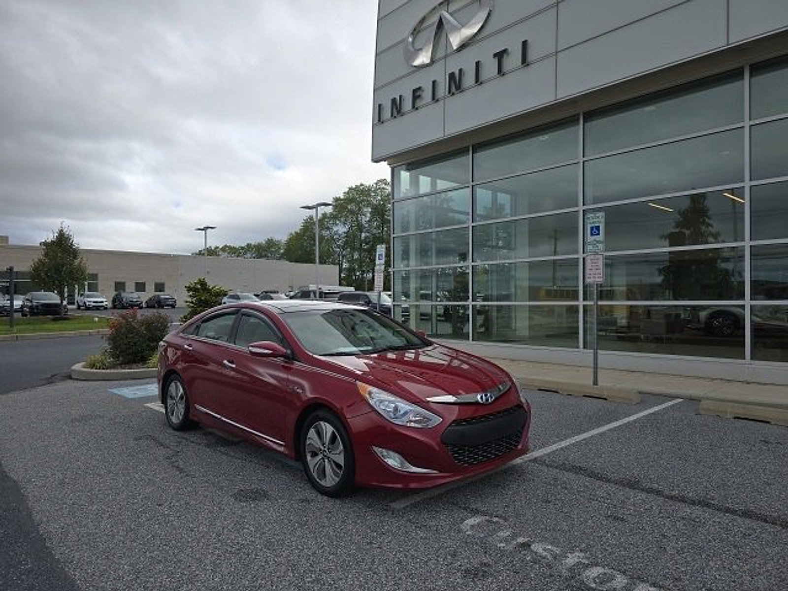 Used 2014 Hyundai Sonata Limited w/ Panoramic Sunroof Package 02