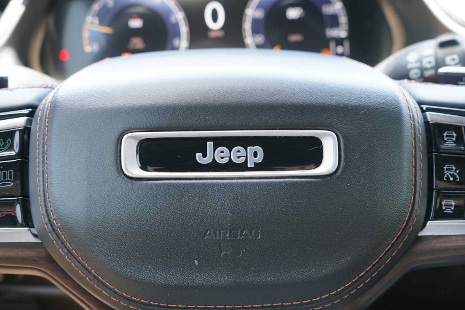 Used 2021 Jeep Grand Cherokee L Summit w/ Luxury Tech Group V RWD image 14