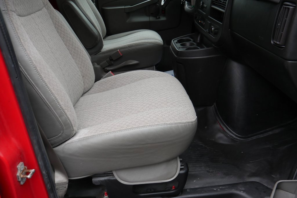 Used 2017 GMC Savana 2500 image 19