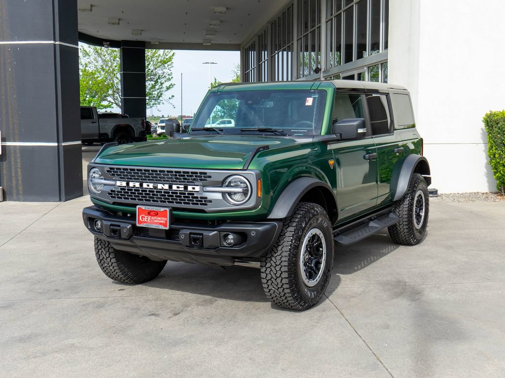 Used 2025 Ford Bronco Badlands AWD/4WD image 3
