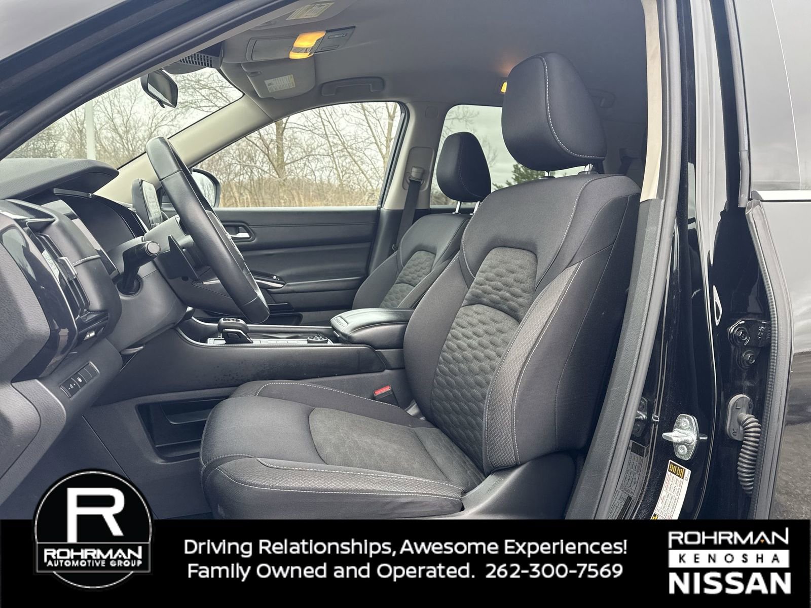 Used 2022 Nissan Pathfinder SV image 12