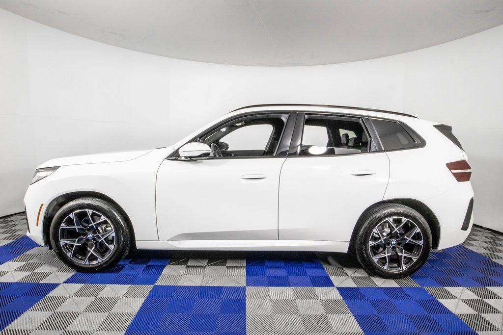 Used 2025 BMW X3 xDrive30i image 8